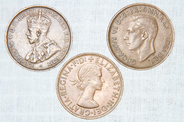 Australia?s One Penny Set Featuring Three Monarchs. ROW 176. - Image 2